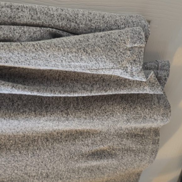 ST. JOHNS BAY WOMAN'S PLUS SIZE HEATHER GRAY LONG SLEEVES TOP SIZE 2X - Picture 7 of 14